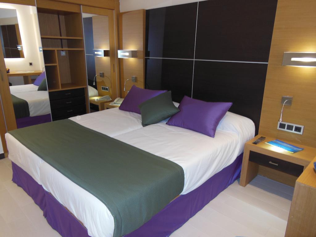 Twin Room,680761614:JPEG